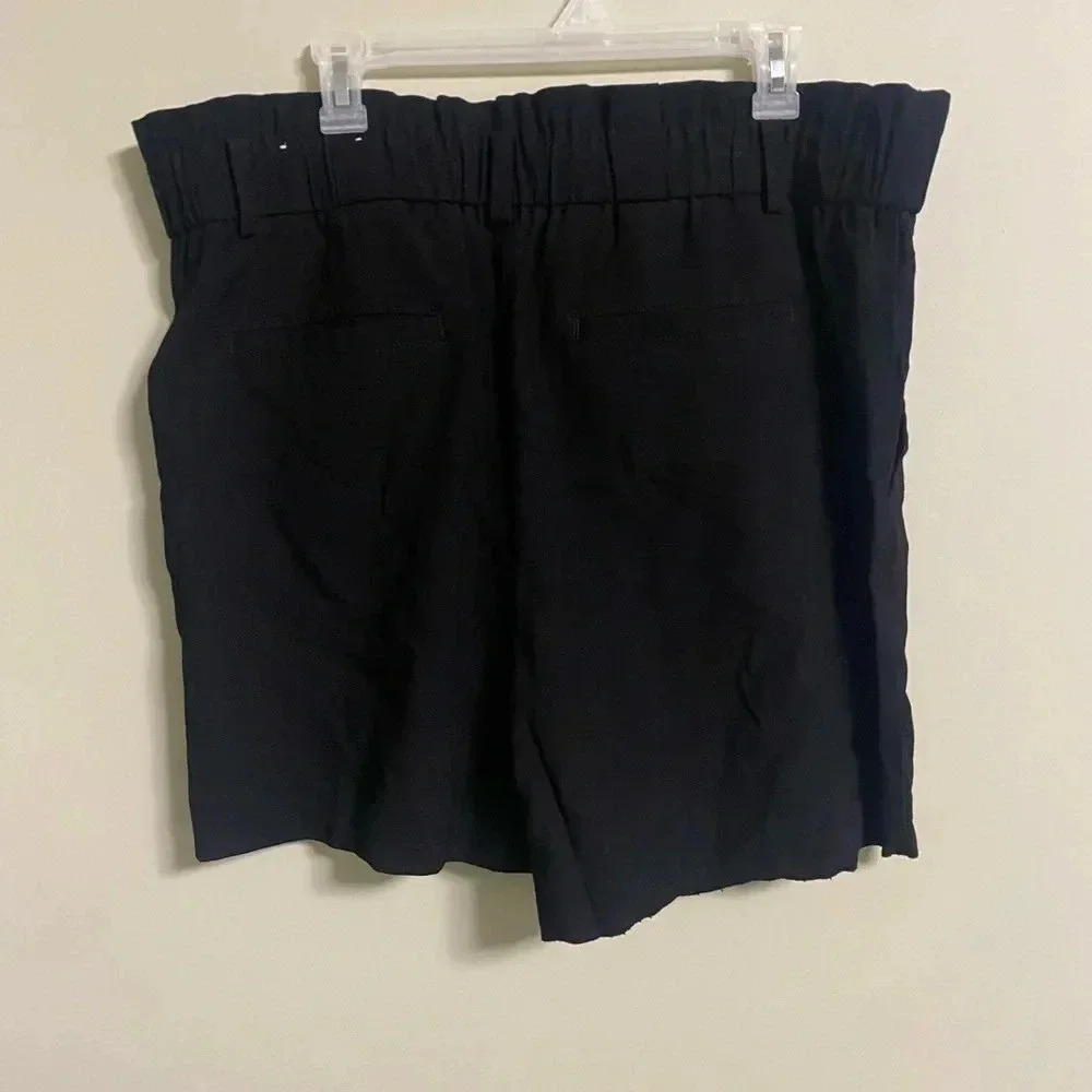 Ann Taylor Black Pull On Elastic Waist Shorts Pockets NWOT Pleated